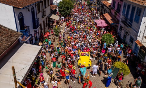Bloco da Carmen, shows com Juliana Maia e apresentação da Orquestra Harmônicos agitam o Carnaval de Conservatória